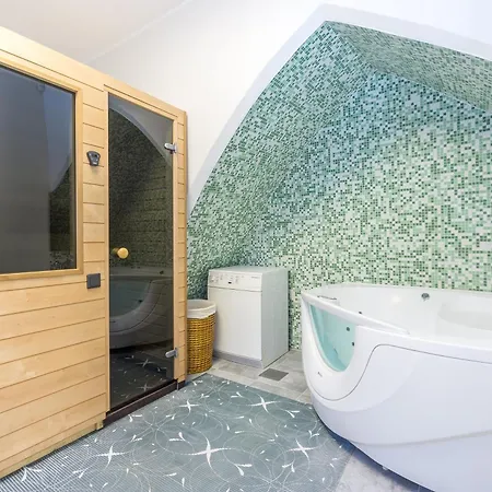 Exclusive House In Old Town 度假居 *